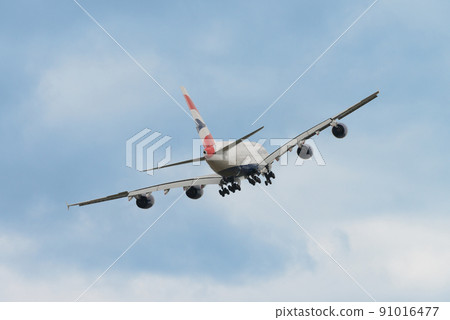 英國航空公司 A380-800 起飛上升轉彎 91016477