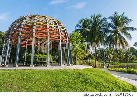 Beautiful scenery view of the Titiwangsa Lake Gardens in Malaysia. Beautiful scenery view of the Titiwangsa Lake Gardens in Malaysia. 91018503