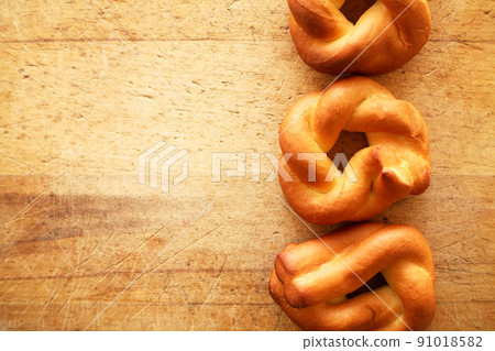 Freshness Bagels On Wood 91018582