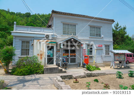 Kitagishima, the largest island in the Kasaoka Islands, Kitagishima Post Office, a retro building 3 Kasaoka City, Okayama Prefecture Kitagishima, the largest island in the Kasaoka Islands, Kitagishima Post Office, a retro building 3 Kasaoka City, Okayama Prefecture 91019313