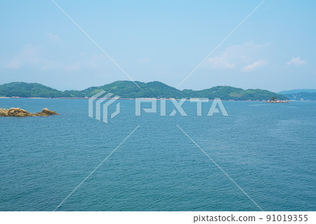 從岡山縣笠岡市笠岡群島最大的島嶼北木島看到的白石島 91019355