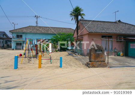 岡山縣笠岡市,笠岡群島最大的島嶼北木島,前富良幼兒園和富良公會堂,復古建築 岡山縣笠岡市,笠岡群島最大的島嶼北木島,前富良幼兒園和富良公會堂,復古建築 91019369