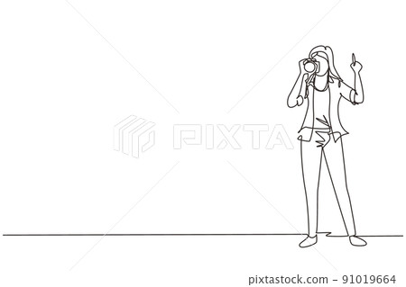 Continuous one line drawing woman photographer using professional camera in the studio. Female standing and giving count gesturing for taking pictures. Single line draw design vector illustration 91019664