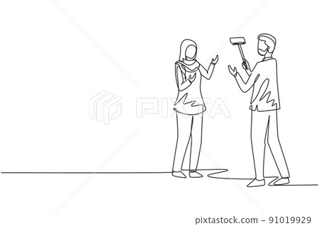 Continuous one line drawing Arabian girl makes video blog with cameraman on street. Woman blogger, journalist filming with smartphone and videographer. Single line draw design vector illustration 91019929