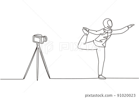 Single continuous line drawing Arab woman blogger in hijab sportswear shoots video on camera doing exercises at home. Fitness vlogger live broadcast of training session. One line draw design vector Single continuous line drawing Arab woman blogger in hijab sportswear shoots video on camera doing exercises at home. Fitness vlogger live broadcast of training session. One line draw design vector 91020023