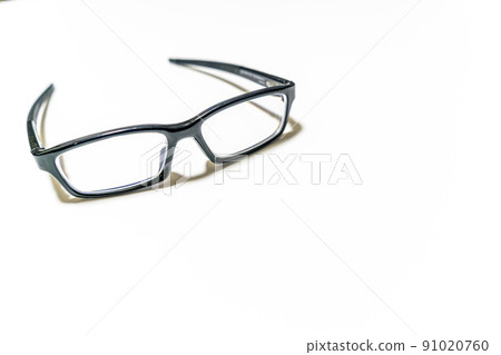 Black-rimmed glasses white background material Black-rimmed glasses white background material 91020760