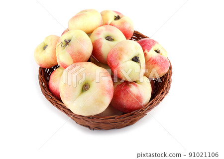 Flat peach (doughnut peach, donut peach, UFO peach, peento peach, saucer peach). Ancient Chinese variety "Pan tao". Delicacy 91021106