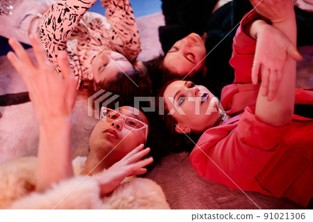 Vogue Crew Closeup Vogue Crew Closeup 91021306