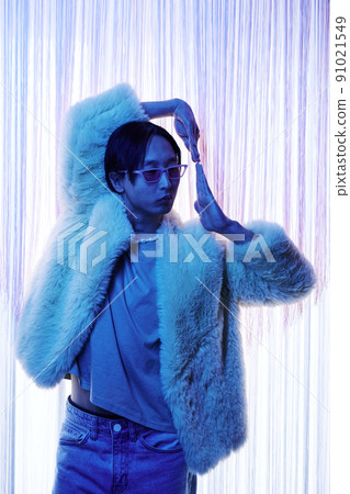 Male Vogue Dancer Entering Stage in Club 91021549