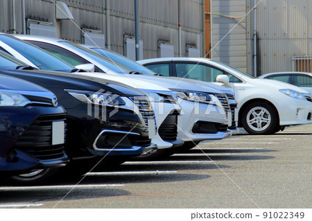 停車場的車 停車場的車 91022349