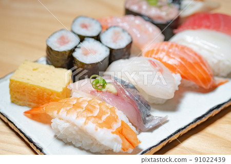 Lunch sushi set photo material 91022439