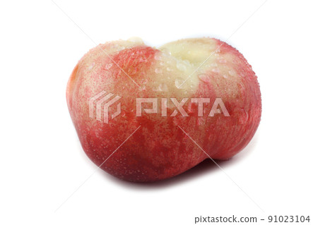 Flat peach (doughnut peach, donut peach, UFO peach, peento peach, saucer peach). Ancient Chinese variety "Pan tao". Delicacy 91023104