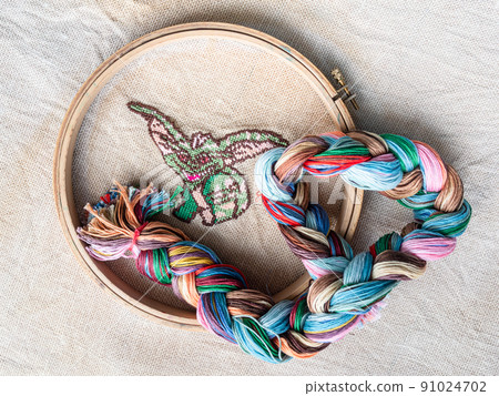 mouline in braid, hoop and embroidered gremlin mouline in braid, hoop and embroidered gremlin 91024702