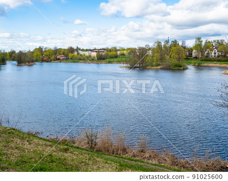 lake with islands in Priory park in Gatchina town 91025600