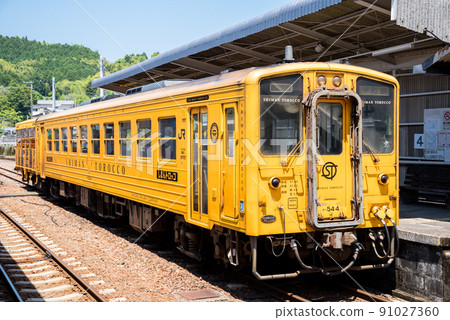 [土山線] 停在久保川站的卡車列車 91027360