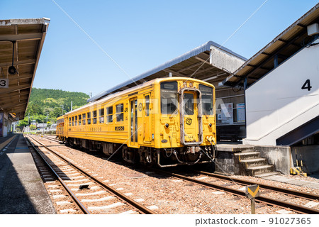 [土山線] 停在久保川站的卡車列車 91027365