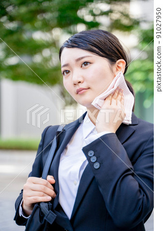 Female job hunting recruitment handkerchief in a suit Female job hunting recruitment handkerchief in a suit 91027950