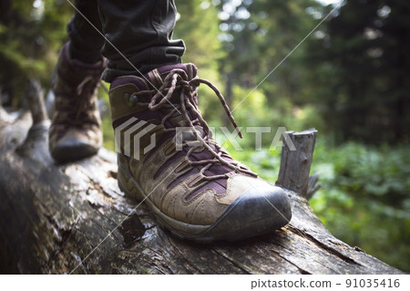 a hiking boots 91035416