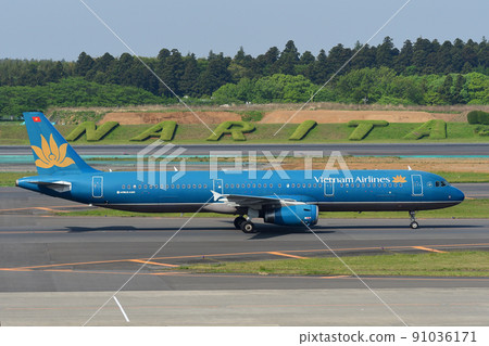 Vietnam Airlines passenger plane A321-200 Vietnam Airlines passenger plane A321-200 91036171