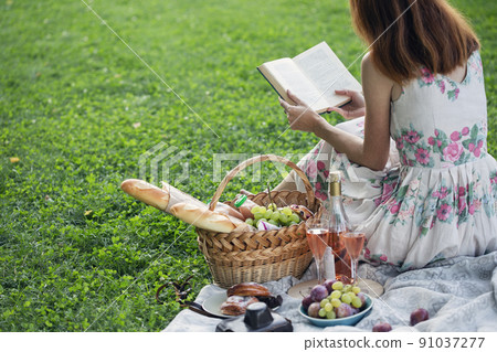 Picnic in the meadow Picnic in the meadow 91037277