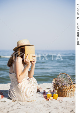 picnic by the sea 91038523