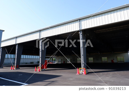 Warehouse warehouse Warehouse warehouse 91039213