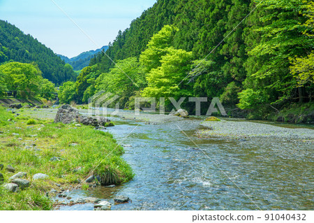 Iruma River (Naguri River) View near Bentengawara Spring Fresh green river scenery 91040432