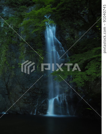 Minoh Falls and Genji Firefly Minoh Falls and Genji Firefly 91040745