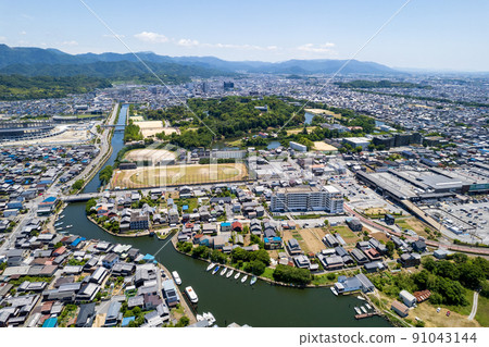 歷史悠久的彥根城和城下町的無人機攝影|滋賀縣彥根市 歷史悠久的彥根城和城下町的無人機攝影|滋賀縣彥根市 91043144