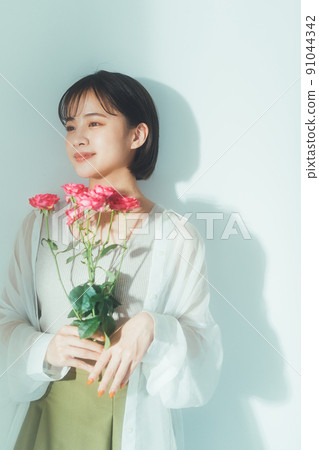 有花的一個少婦 91044342