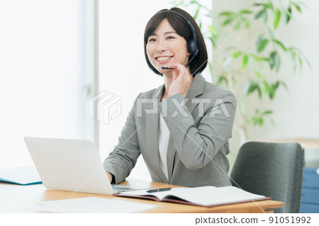 在線開會的女商人 91051992