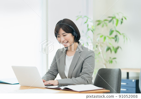 在線開會的女商人 91052008
