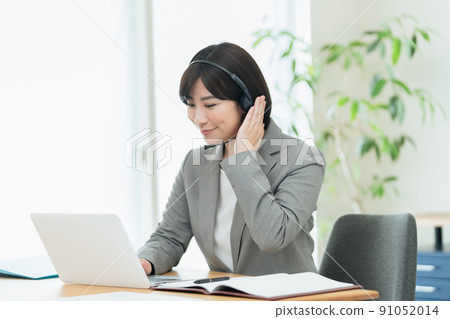 在線開會的女商人 91052014
