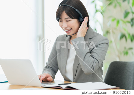 在線開會的女商人 91052015
