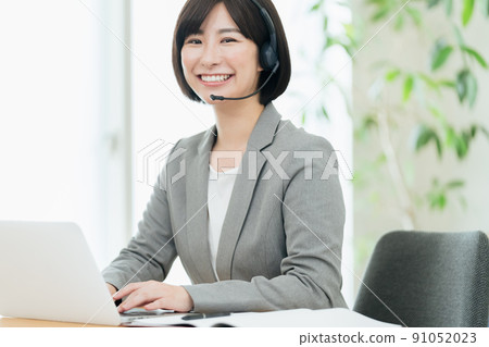 在線開會的女商人 91052023