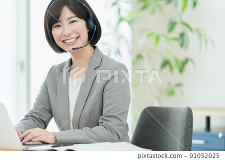 在線開會的女商人 91052025
