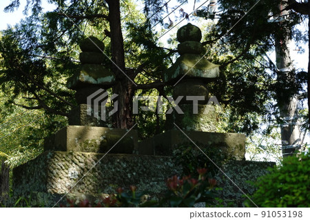 三江門前的蘇我兄弟蘇我太郎湯信墓 91053198