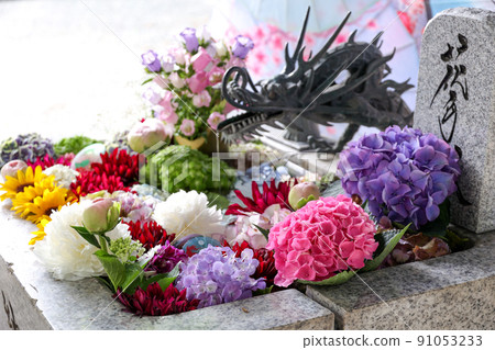 Hanatemizu, Shrine, Chozuya, Purification, Cut flowers, Shrines and temples, Flowers, Plants, Tradition, Japanese, Japan, Japanese style 91053233