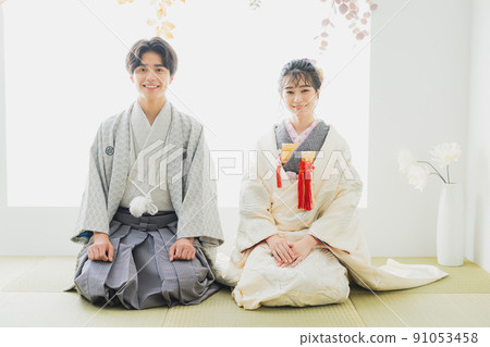 Wedding kimono pure white seiza - Stock Photo [91053458] - PIXTA
