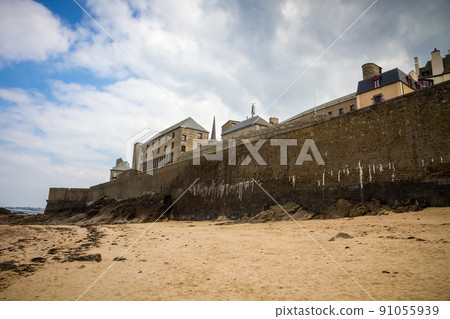 Fortified walls and city of Saint-Malo, Brittany, France 91055939
