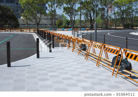 Station square before service 91064511