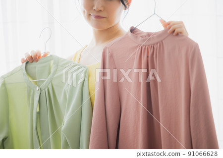 女人擔心衣服 女人擔心衣服 91066628