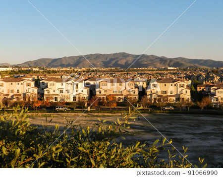 Houses, roofs and the mountain, Chula Vista, California, USA 91066990