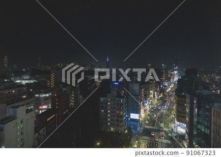 Night view of the Japanese city 91067323