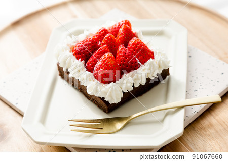 Handmade strawberry cake like purchased at the store 91067660