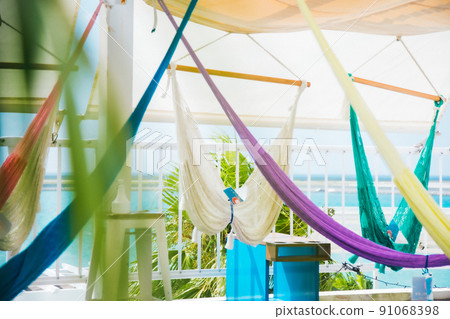 Hammock in the resort area 91068398