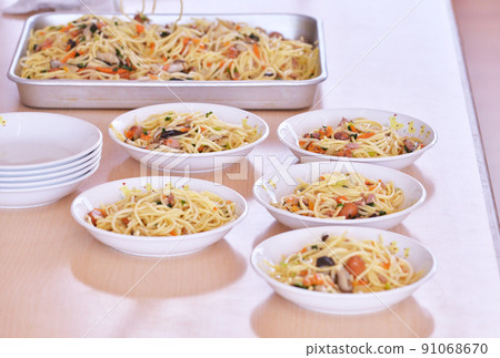 School lunch facility meal image material School lunch facility meal image material 91068670