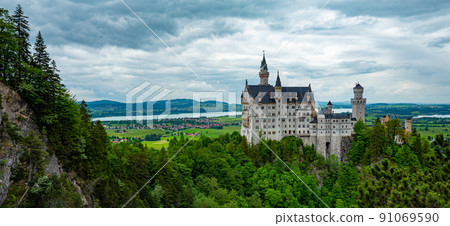 Famous Neuschwanstein Castle in Bavaria Germany Famous Neuschwanstein Castle in Bavaria Germany 91069590