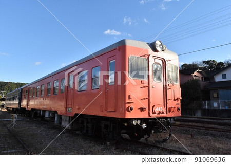 JNR Kiha 20 系列氣動車 (Kiha 20) 天龍濱名湖鐵道天龍二俁站房舍保存車 91069636