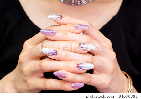 Mirror nail 91070385